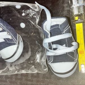 Tiny shoes for a tiny puppy 🐶🥰